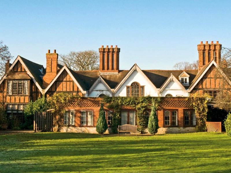 マクドナルド アルベストン マナー ホテル (Macdonald Alveston Manor Hotel)の写真