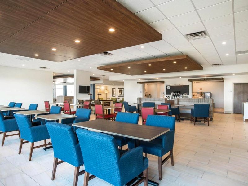 Holiday Inn Express & Suites Ludington By IHGの写真