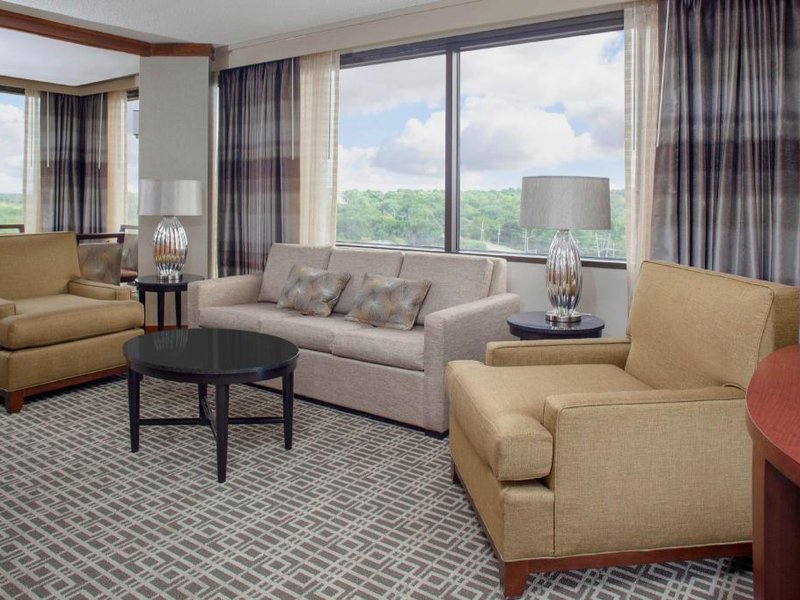 ダブルツリー バイ ヒルトン カンザスシティ - オーバーランドパーク (DoubleTree by Hilton Kansas City - Overland Park)の写真