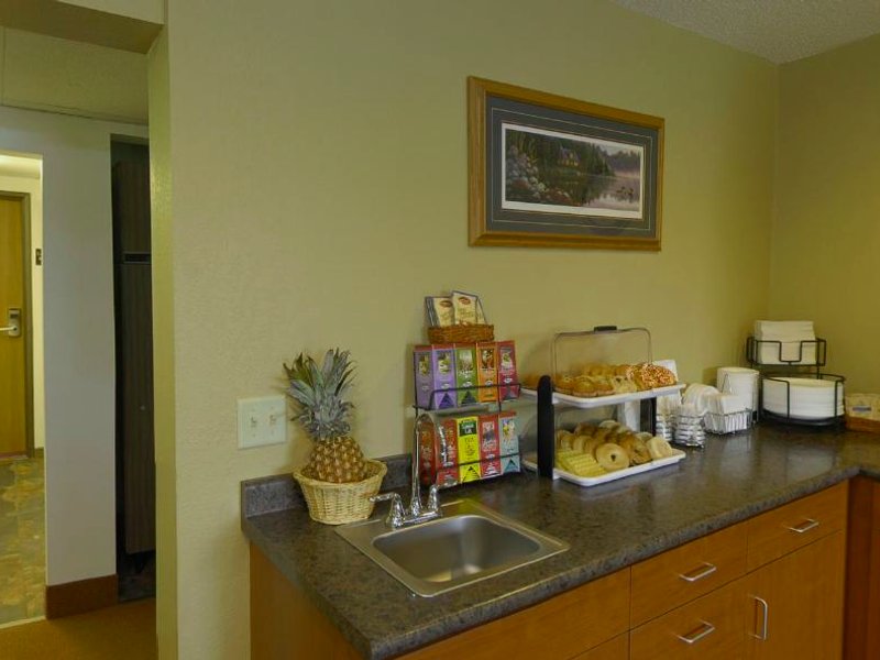 アメリカズ ベスト バリュー イン&スイーツ インターナショナル フォールズ (Americas Best Value Inn & Suites International Falls)の写真
