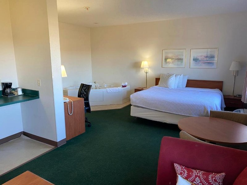 Carlyle Inn & Suitesの写真
