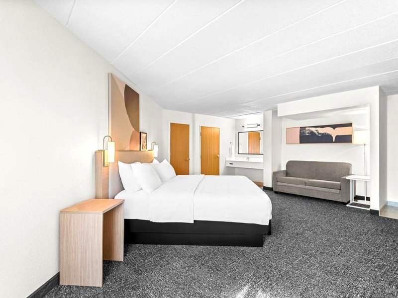 Spark by Hilton Cedar Fallsの写真