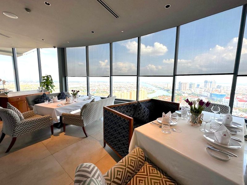 Penthouse Residence SkyBar by Caerus Management の写真