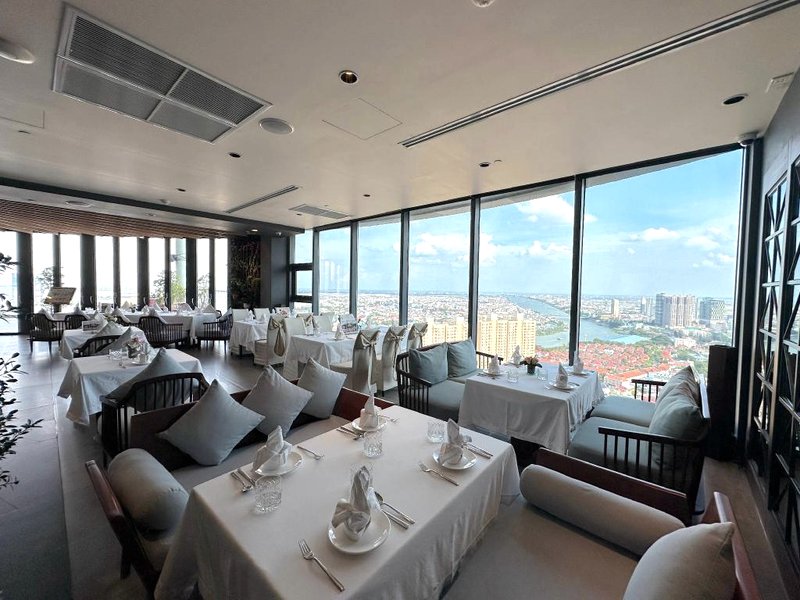 Penthouse Residence SkyBar by Caerus Management の写真