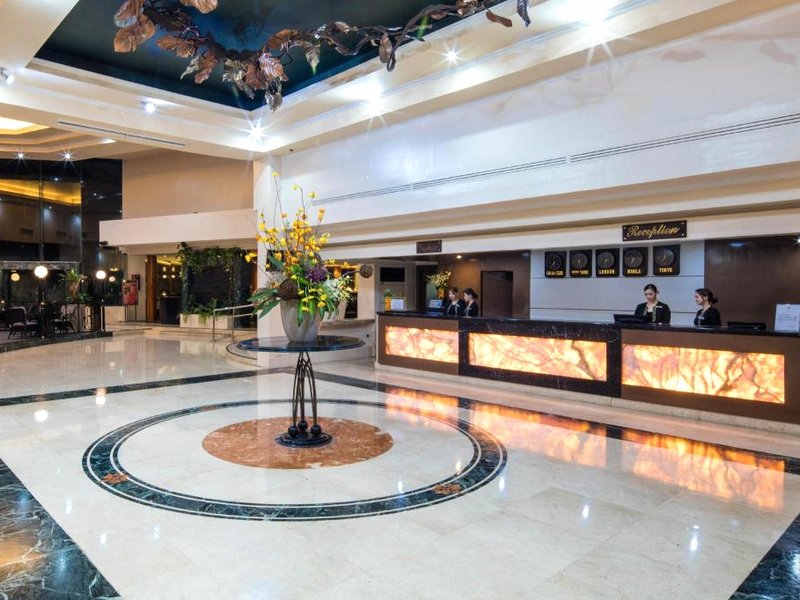 ザ アポ ビュー ホテル (The Apo View Hotel)の写真