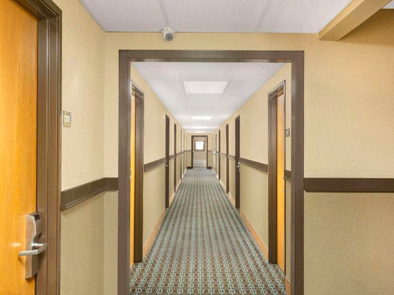 スーパー 8 バイ ウインダム フォート マジソン (Super 8 By Wyndham Fort Madison)の写真