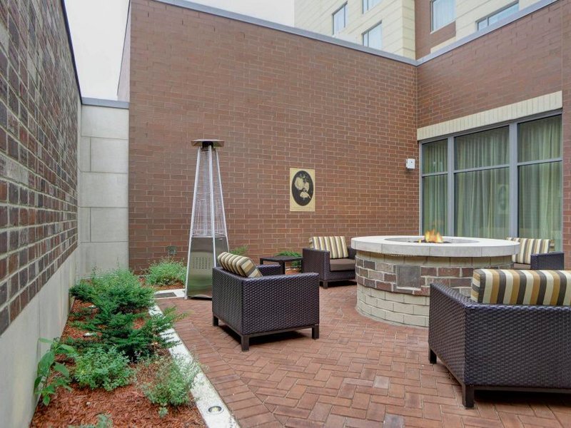 コートヤード マンシー アット ホライズン コンベンション センター (Courtyard Muncie at Horizon Convention Center)の写真