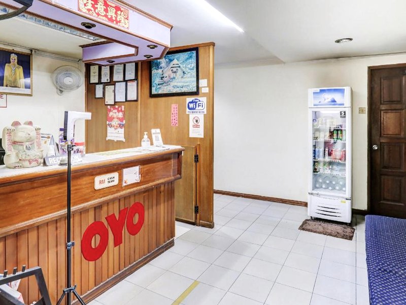 OYO 90376 Centre Point Hotelの写真