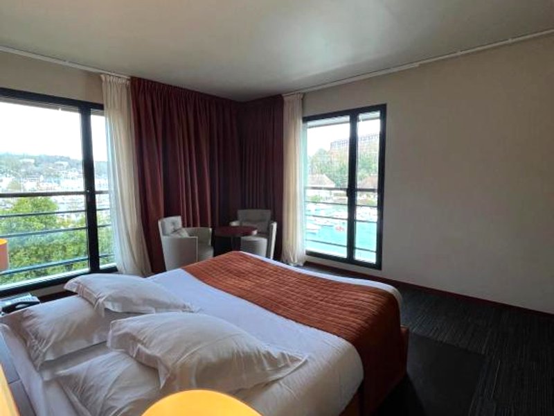 ホテル デュ カジノ (Hotel du Casino)の写真