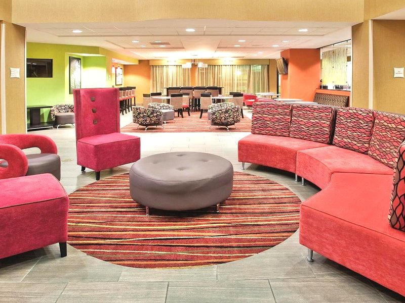 La Quinta Inn & Suites by Wyndham Clarksvilleの写真