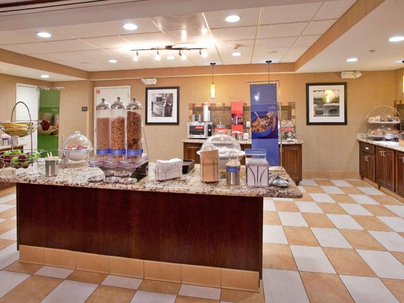 Hampton Inn & Suites Aberdeenの写真