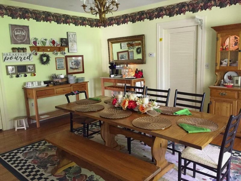 18 ヴァイン イン&キャリッジ ハウス ベッド アンド ブレックファースト（大人専用） (18 VINE INN & CARRIAGE HOUSE BED AND BREAKFAST - ADULT ONLY)の写真