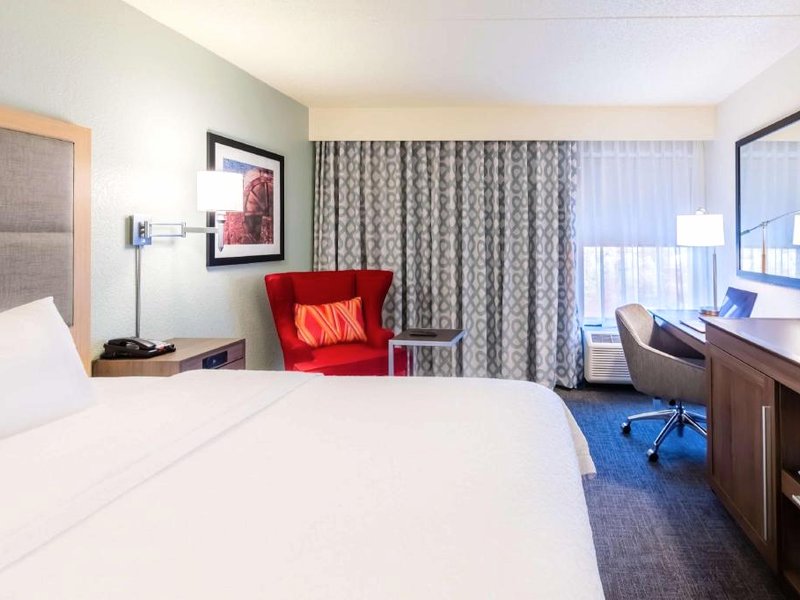 Hampton Inn by Hilton St. Charles St. Petersの写真