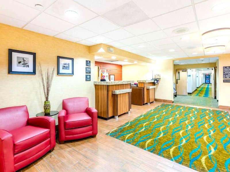 Hampton Inn by Hilton St. Charles St. Petersの写真