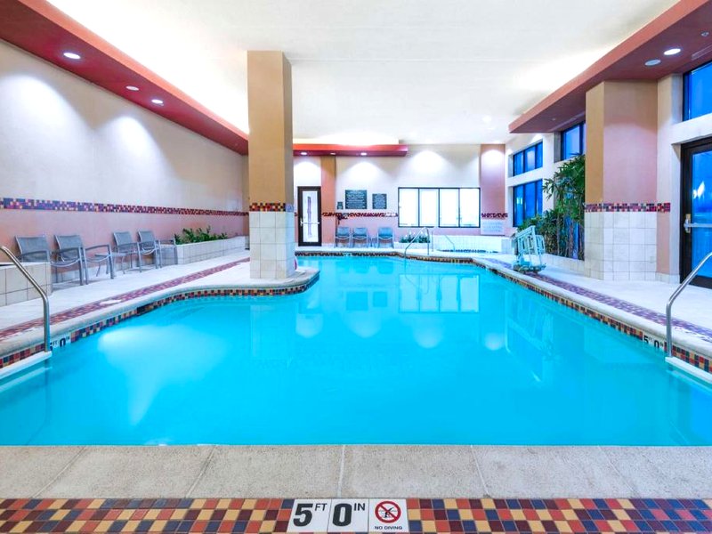 Embassy Suites by Hilton St. Louis St. Charlesの写真