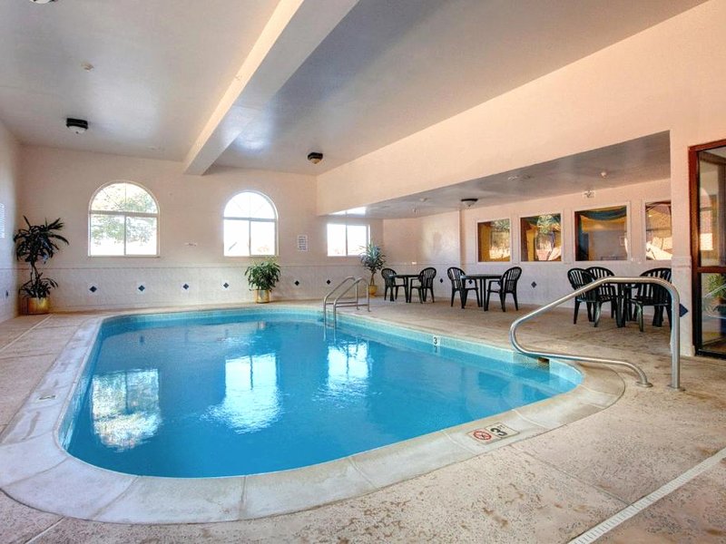 アメリカズ ベスト バリュー イン&スイーツ セント ルイス セント チャールズ イン (Americas Best Value Inn & Suites St. Louis, St. Charles Inn)の写真