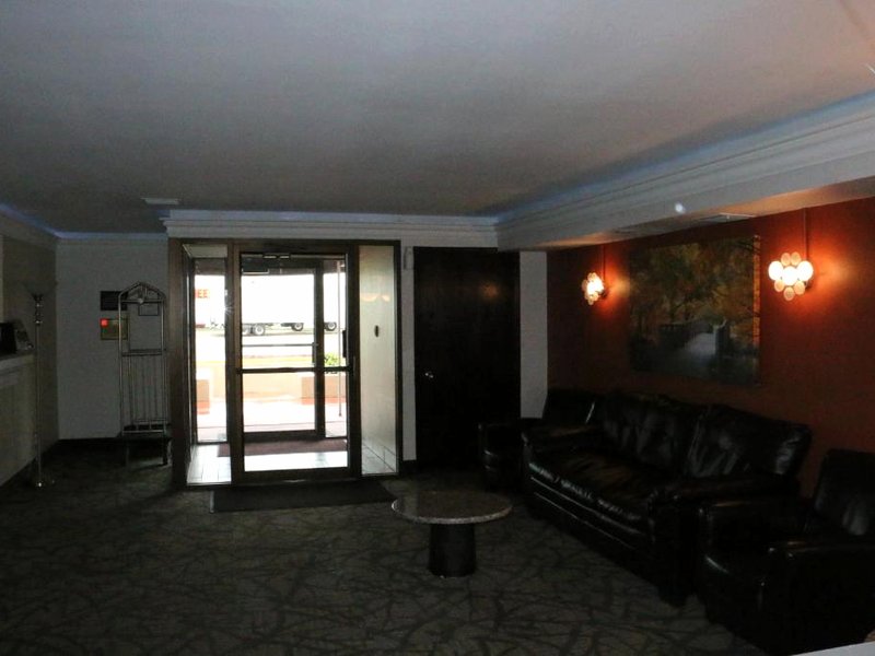 Super 8 By Wyndham Windsor/Madison Northの写真