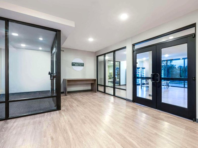 ECHO Suites Extended Stay by Wyndham Madisonの写真