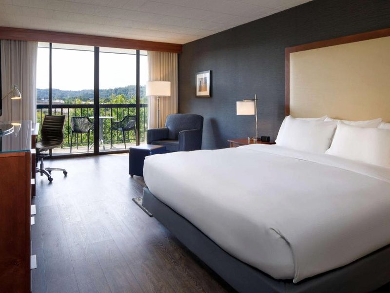 DoubleTree by Hilton Hotel Pittsburgh-Cranberryの写真