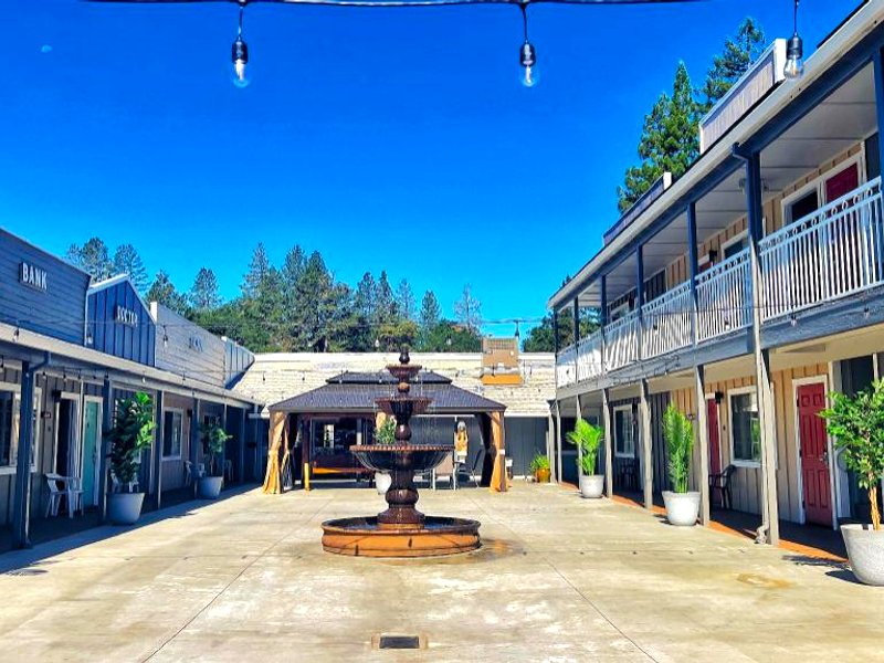ザ オールド ウェスト イン (The Old West Inn)の写真