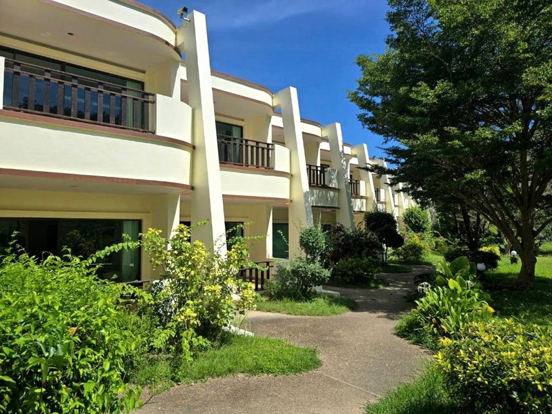 ビーチ バンガロー アット ランタ リゾート (Beach Bungalow at Lanta Resort )の写真