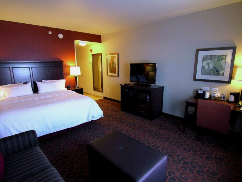 ハンプトン イン & スイーツ グランド フォークス (Hampton Inn & Suites Grand Forks)の写真