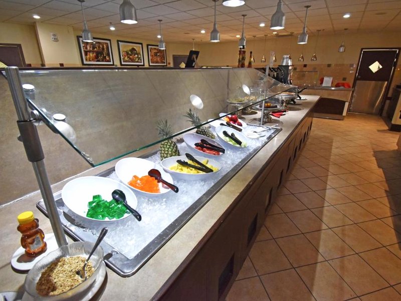 Canad Inns Destination Centre Grand Forksの写真