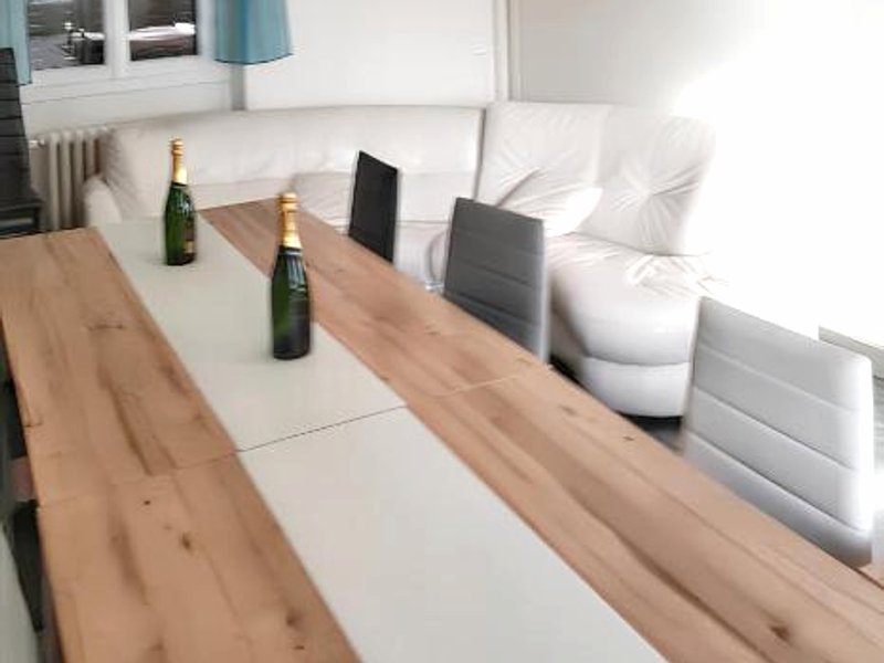 Maison spacieuse à Montsalvy avec grand jardin et terrasse (Maison spacieuse a Montsalvy avec grand jardin et terrasse)の写真