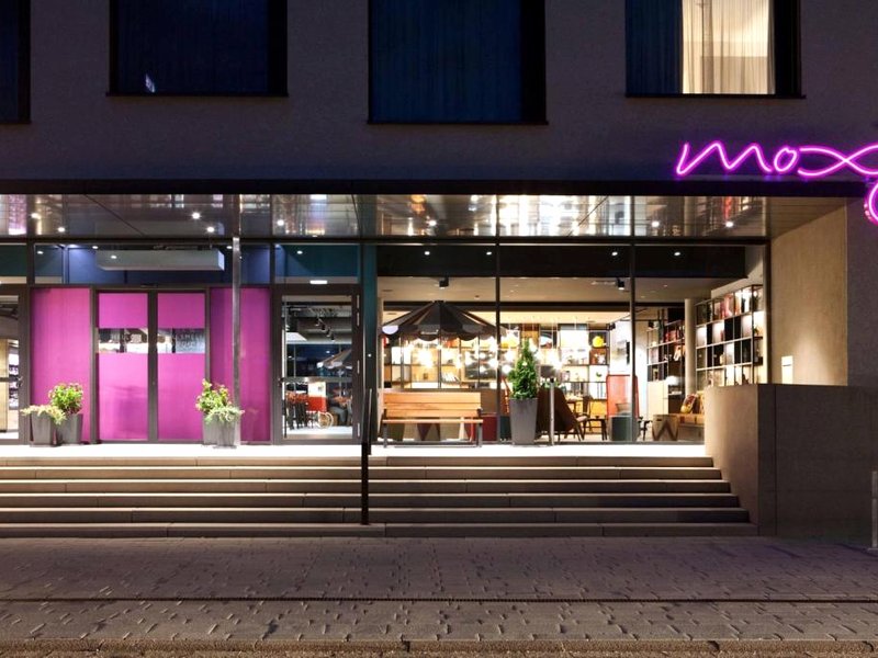 Moxy Rustの写真