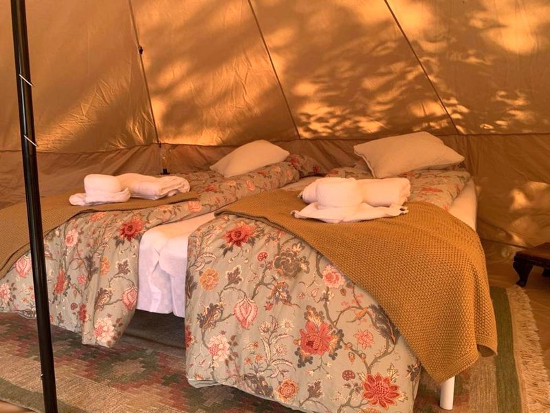 Glamping with outdoor wood-fired hot tubの写真