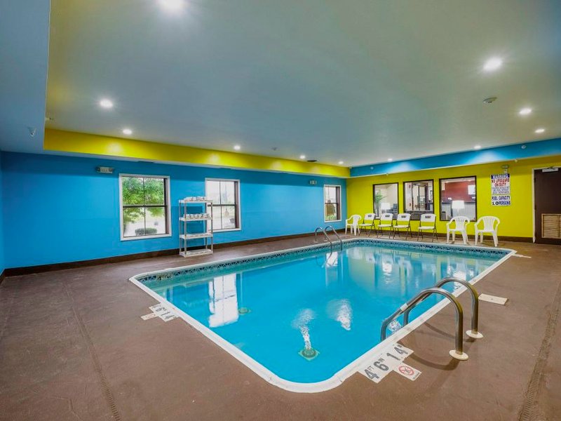Red Roof Inn & Suites Moneeの写真