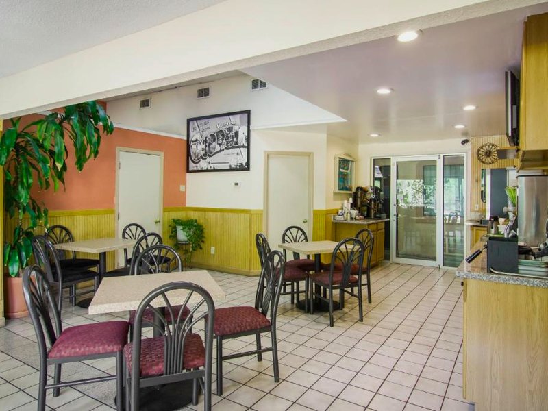 アメリカズ ベスト バリュー イン ダリアン (Americas Best Value Inn Darien)の写真