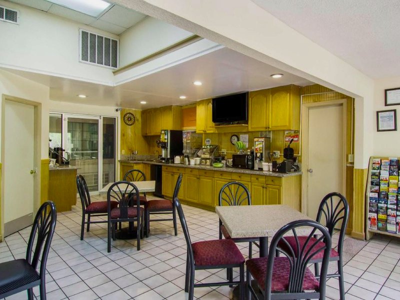 アメリカズ ベスト バリュー イン ダリアン (Americas Best Value Inn Darien)の写真
