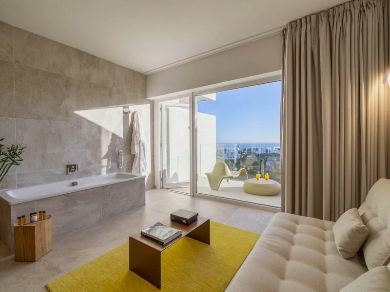 ダブルツリー バイ ヒルトン ホテル リゾート&スパ レセルバ デル イゲロン (Higueron Hotel Malaga, Curio Collection by Hilton)の写真