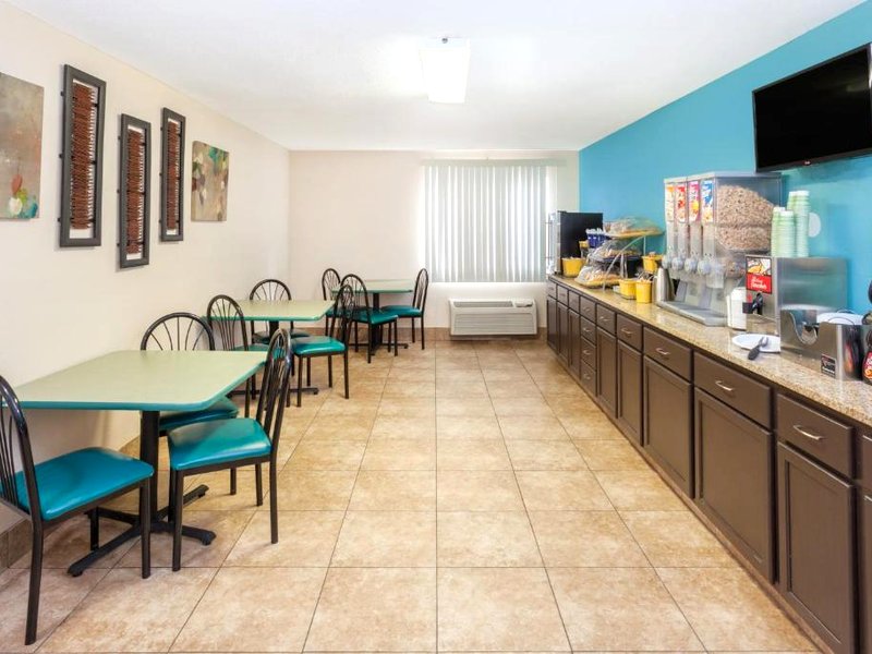 デイズ イン バイ ウィンダム チャールストン (Days Inn by Wyndham Charleston)の写真