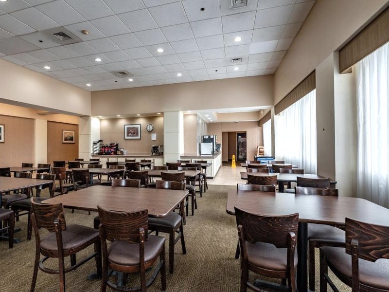 ラ キンタ イン & スイーツ バイ ウィンダム ニュー ヘイブン (La Quinta Inn & Suites by Wyndham New Haven)の写真
