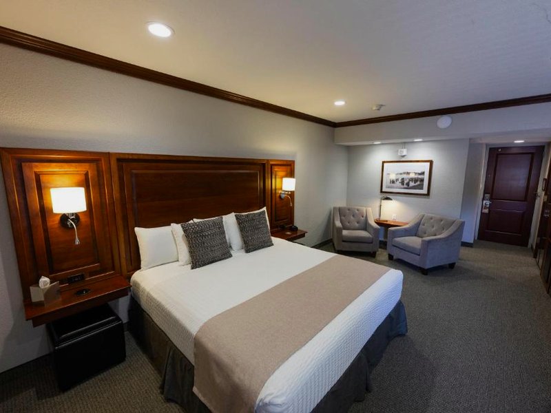 ヒルズデール カレッジ ドウ ホテル アンド カンファレンス センター (Hillsdale College Dow Hotel and Conference Center)の写真