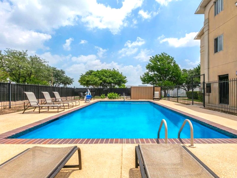 スーパー 8 バイ ウィンダム グレープバイン/DFW エアポート ノースウェスト (Super 8 By Wyndham Grapevine/Dfw Airport Northwest)の写真