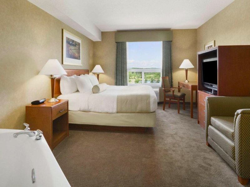 デイズ イン & スイーツ バイ ウィンダム コクラン (Days Inn & Suites by Wyndham Cochrane)の写真