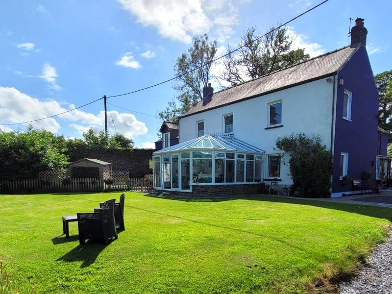 Farmhouse B&B Family stay or Romantic break, on our smallholding close to Narberthの写真
