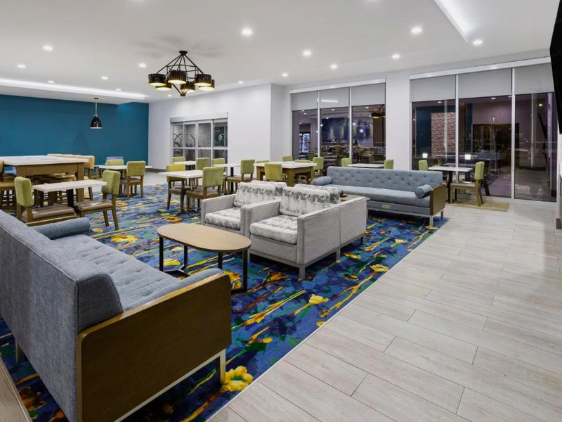 La Quinta Inn & Suites by Wyndham Locust Groveの写真