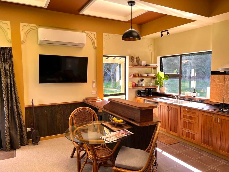 Greenwood Bungalow - Stylish Retreat with Spa Poolの写真