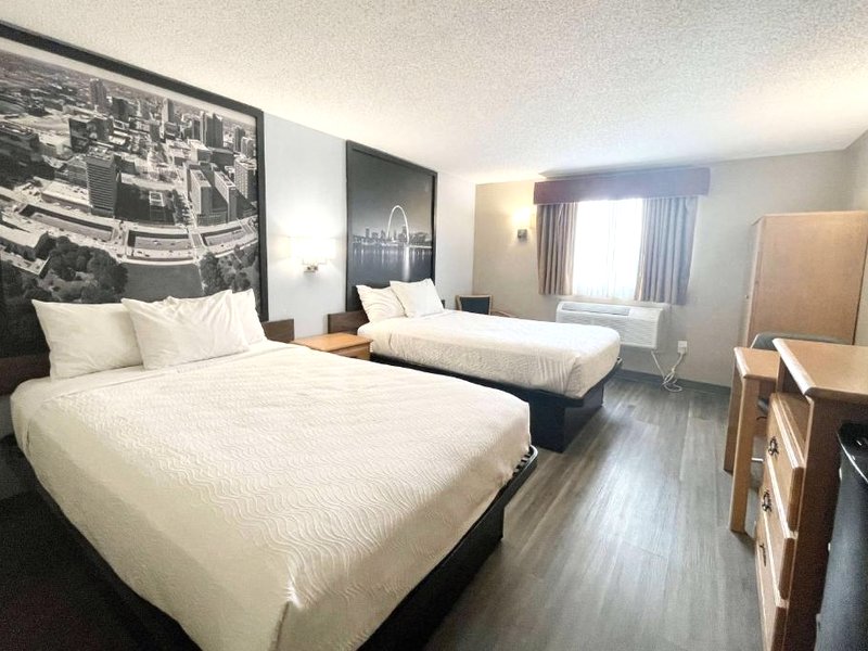 スーパー 8 バイ ウインダム セント クレア MO (Super 8 By Wyndham St. Clair Mo)の写真
