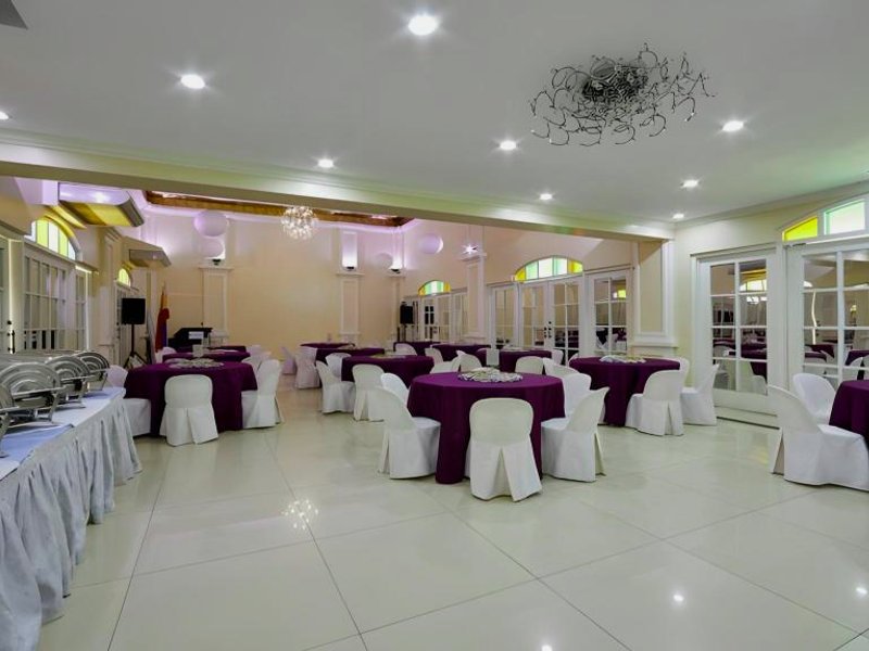 フィエスタ ガーデン ホテル (Fiesta Garden Hotel )の写真