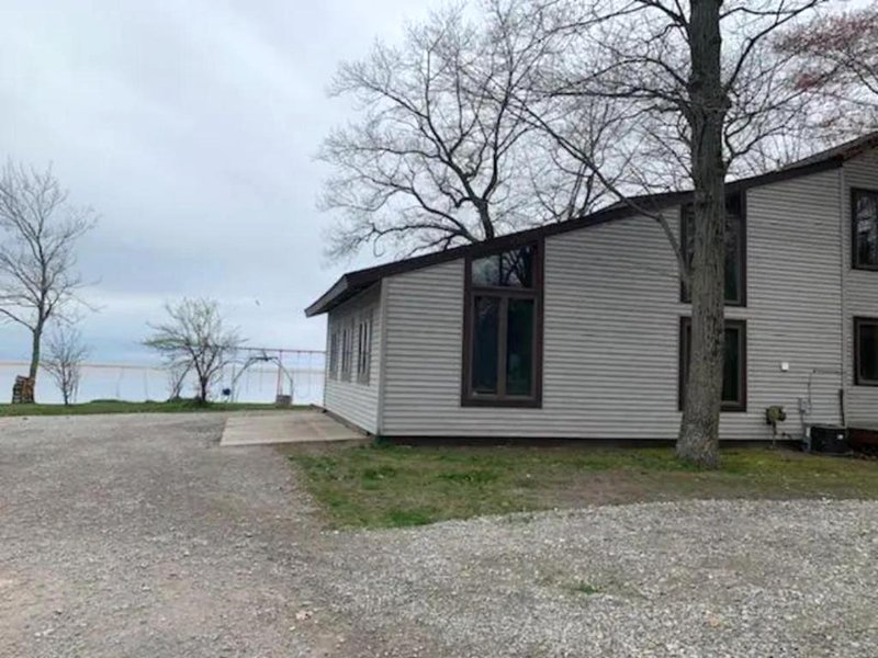 Cozy Home Lake Huron with Loft 2 Bedroom 1 Bathroomの写真