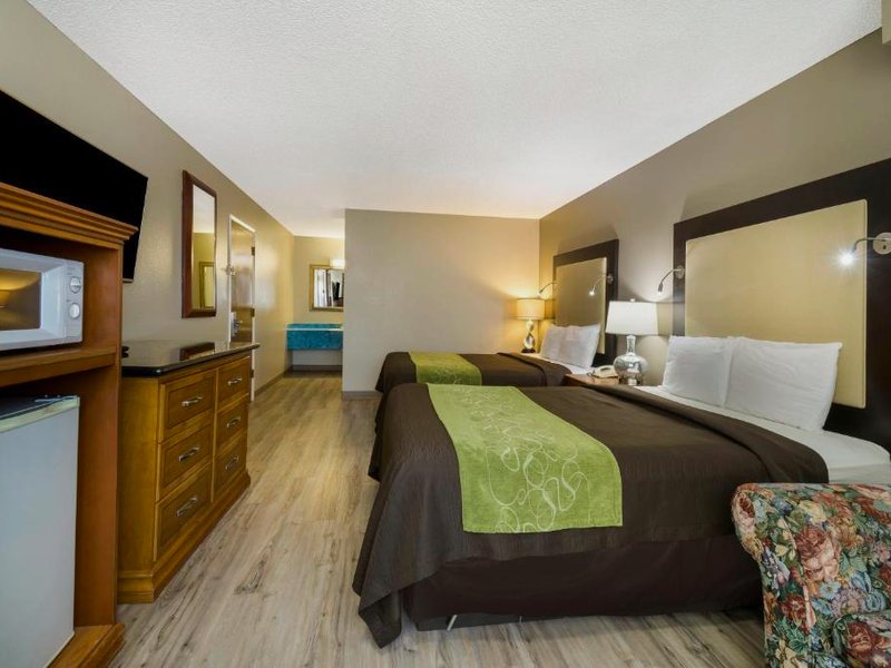 ロードウェイ イン&スイーツ ハイウェイ 217&26 W (Rodeway Inn & Suites Hwy 217 & 26 W)の写真