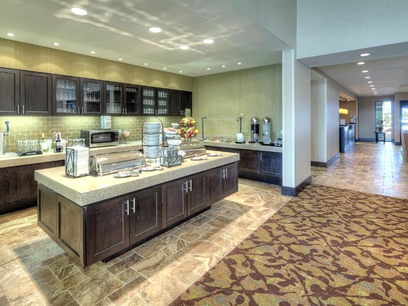 ホームウッドス イーツ バイ ヒルトン ビクトリア (Homewood Suites by Hilton Victoria)の写真