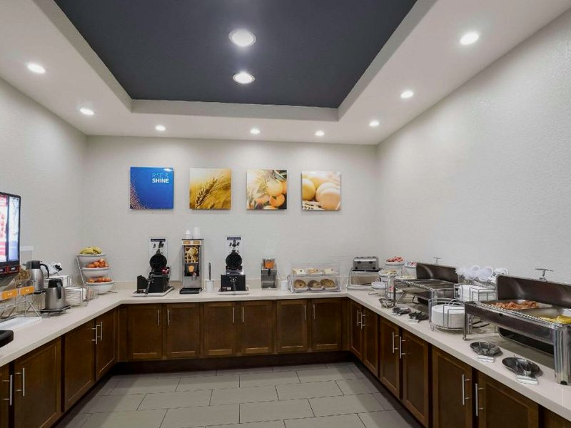 Comfort Inn & Suites Victoria Northの写真