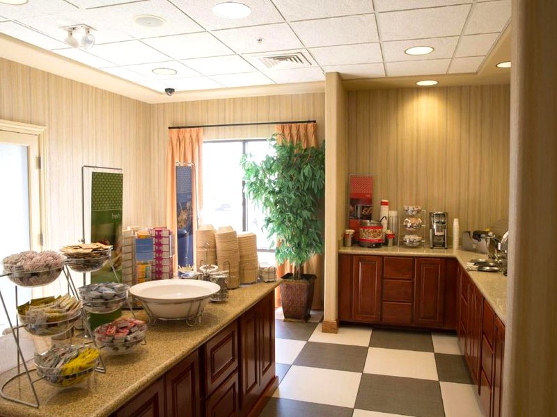 Hampton Inn by Hilton Derby Wichita Southeastの写真