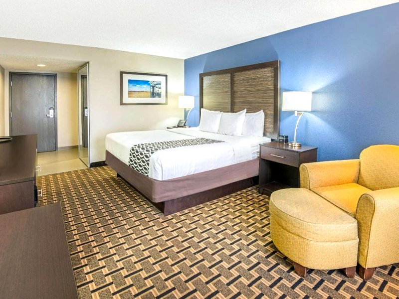 ラ キンタ イン & スイーツ バイ ウィンダム デニソン - ノース レイク テクソマ (La Quinta Inn & Suites by Wyndham Denison - N. Lake Texoma)の写真